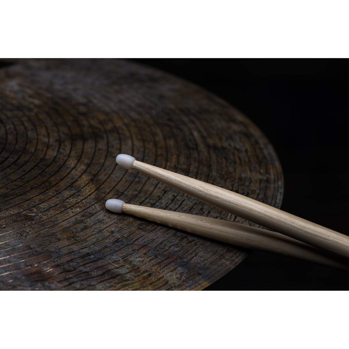 Vic Firth American Classic 5AN Drumsticks - Nylon Tip - Image 5