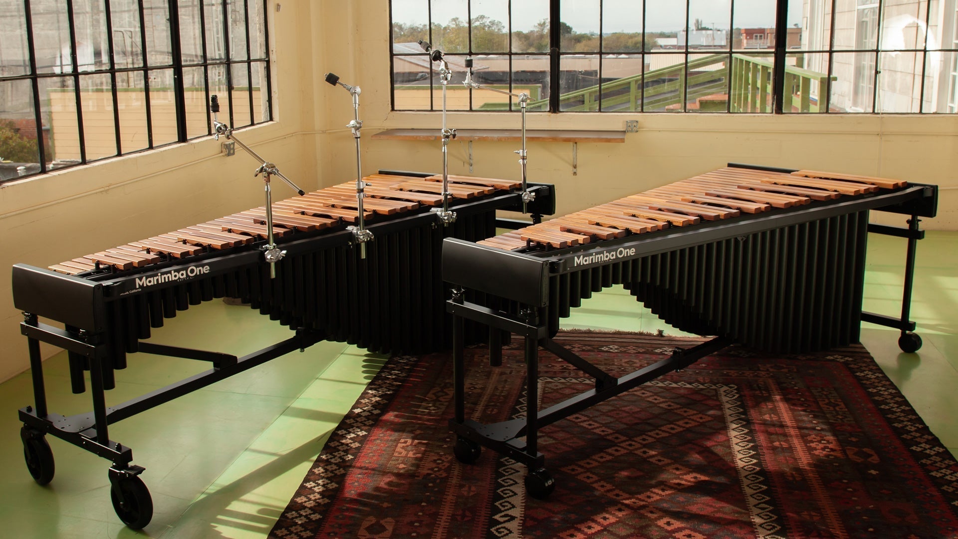 Marimba One Wave Marimbas with Field and Concert Wheels
