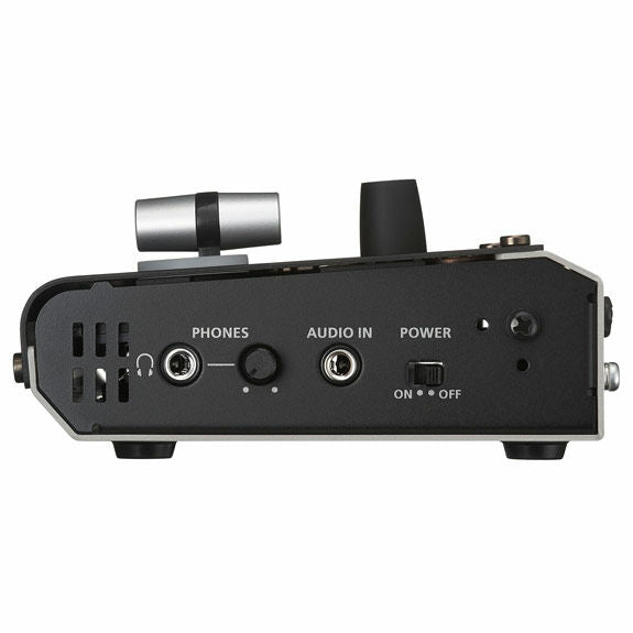 Roland V-02HD Video Streaming Bundle
